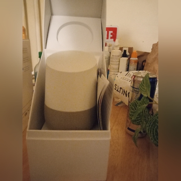 Home Voice -activated speaker by Google - Picture 5 of 7